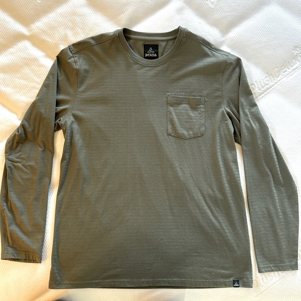 Men’s Prana long sleeve shirt